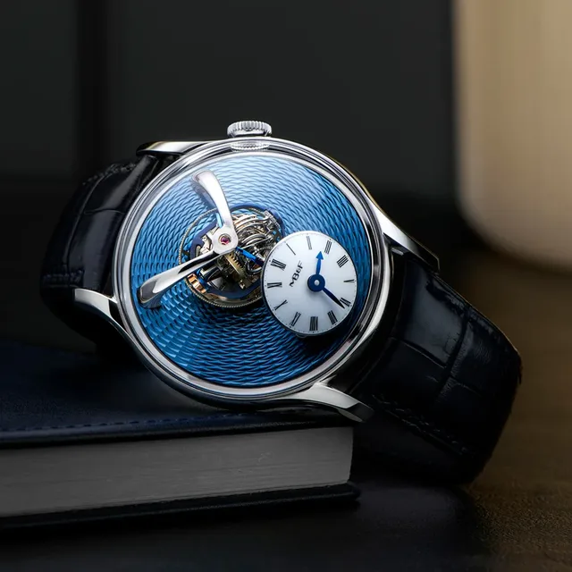 MB&F LM Thunderdome PT - reclining