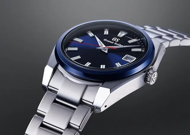 Grand Seiko SBGP015 - angle