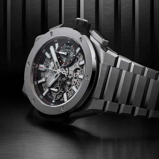 Hublot Big Bang Integral Titanium - reclining