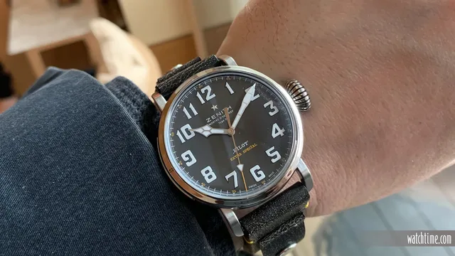 Zenith_Pilot_20_Wrist_Dubai_2020