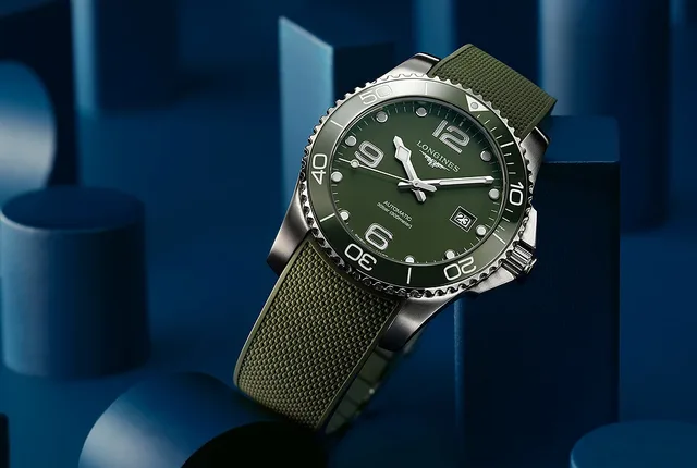 Longines HydroConquest - Green - reclining
