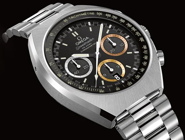 Omega Speedmaster Mark II Rio - angle