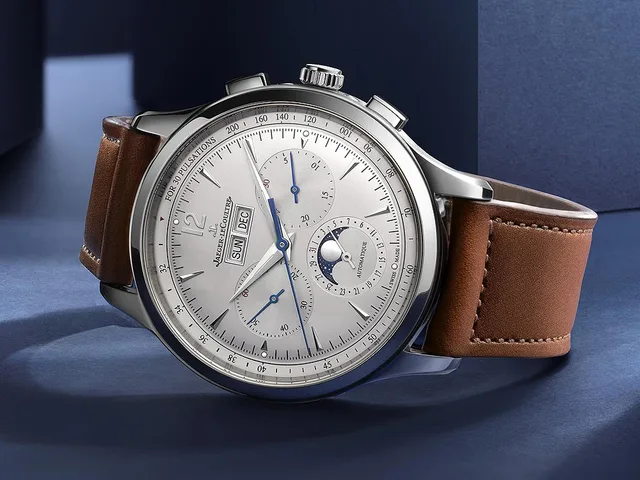 Jaeger-LeCoultre-Master-Control-Chronograph-Calendar_reclining_1000