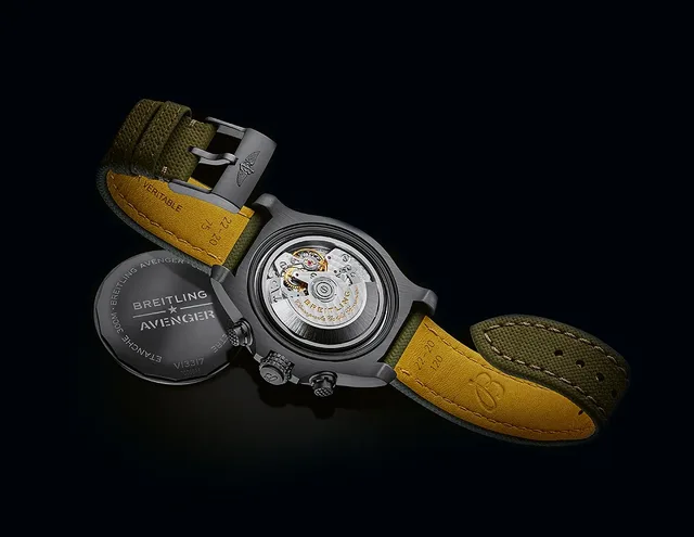 Breitling_Avenger_Chronograph_45_Night_Mission_back_1000