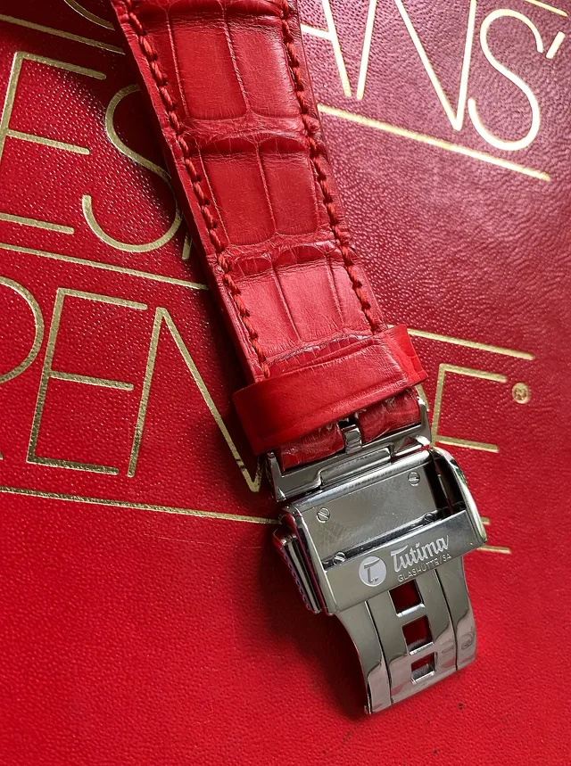 Tutima_Saxon_One_Red_strap-buckle_1000