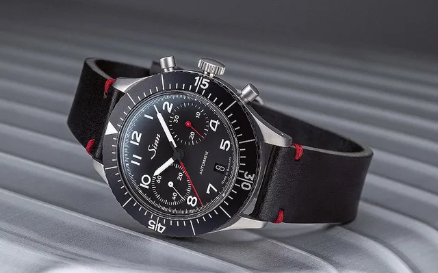 SINN_Model_158_reclining_1000-1