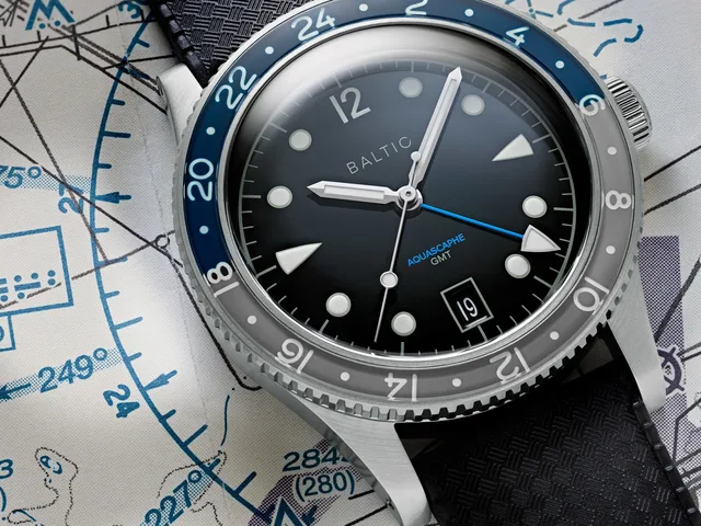 Aquascaphe_GMT_Lifestyle02_Grey