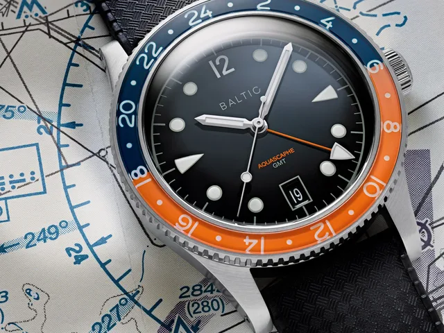 Aquascaphe_GMT_Lifestyle02_Orange