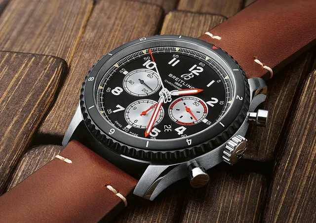 Breitling_Aviator8_B01_Chrono_Mosquito_flat_1000