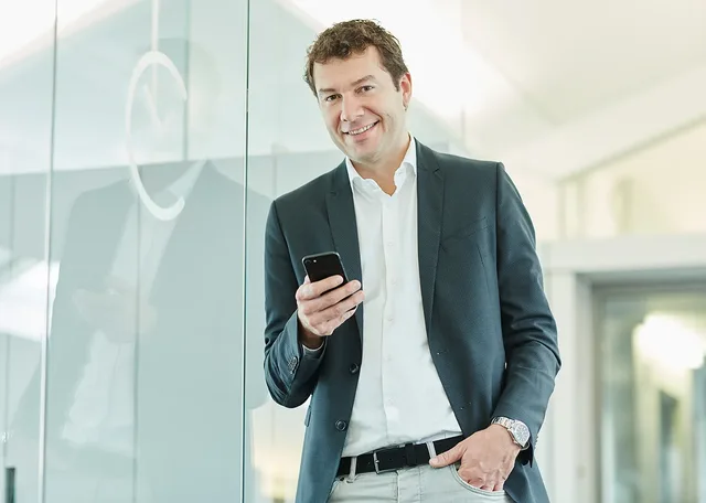 Chrono24_CEO_TimStracke_portrait_2_1000