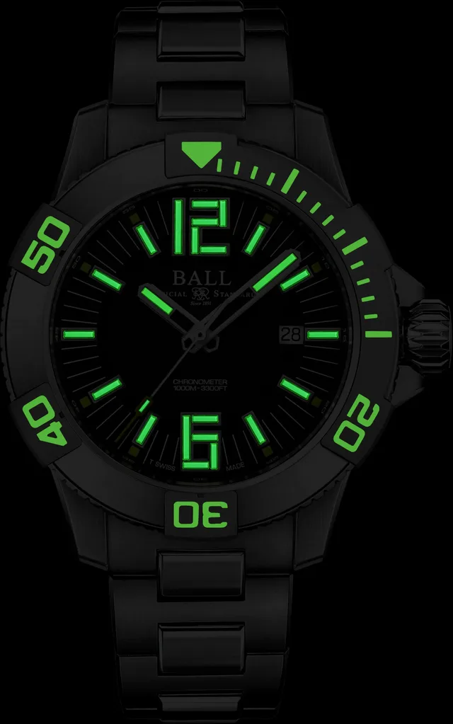 DM3002A-SC-BK_night_front