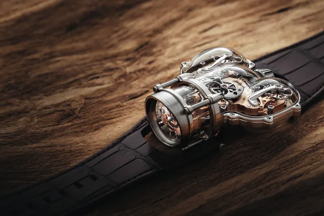 MBandF_HM9_SV_WG_RedGold_Lifestyle2_HRES_CMYK