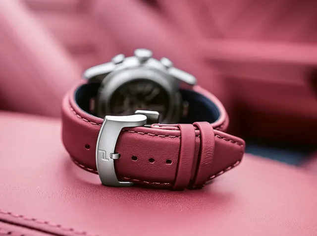 Porsche_Design_Chronograph_Customized_back_buckle_1000