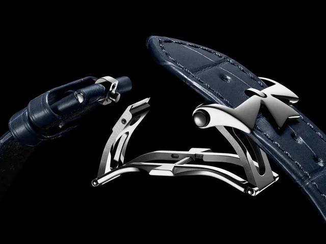 Vacheron_Constantin_Overseas_Buckle_1000