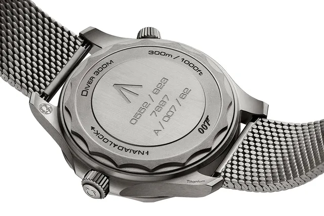 Omega_Seamaster_Diver300M_007_caseback_1000