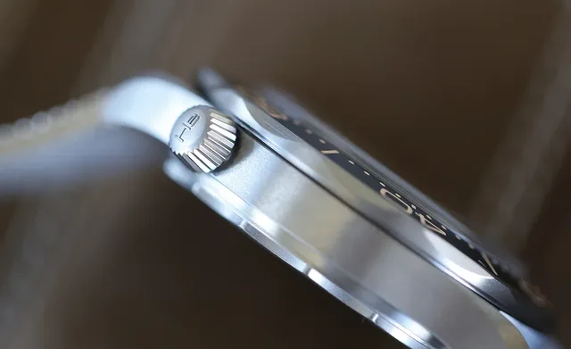 Omega_Seamaster_Diver300M_007_side-HEvalve_1000