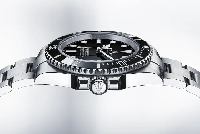 Rolex_Submariner_side_1000