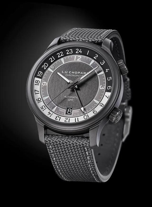 Chopard_LUC-GMT-One-Black_front_1000