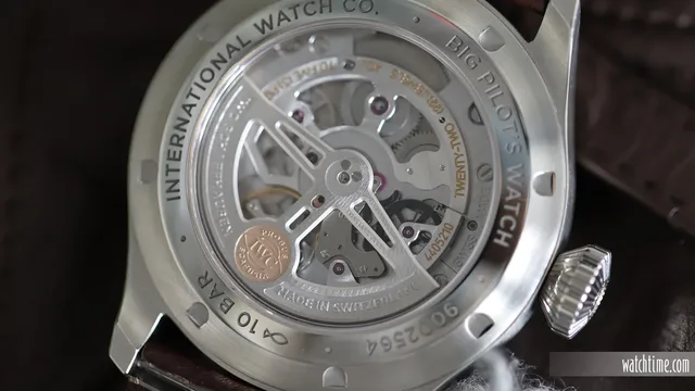 IWC_Big_Pilot_43_Hands_On_Black_Caseback_2021
