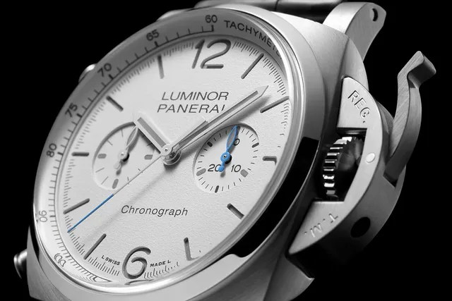 Panerai_Luminor_Chrono_PAM01218_white-dialCU_1000