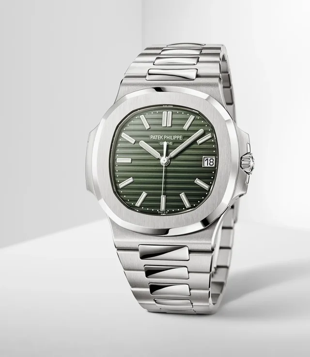 Patek_Philippe_5711_1A_014_Featured_2021