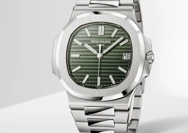 Patek_Philippe_5711_1A_014_Featured_2021