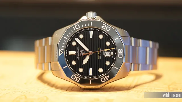 TAG_Heuer_Aquaracer_SS_Black_Hands_On_Frontal_1_2021