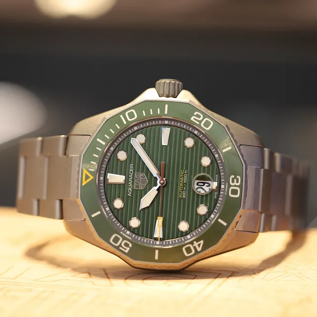 TAG_Heuer_Aquaracer_Ti_Green_Hands_On_Featured_2021
