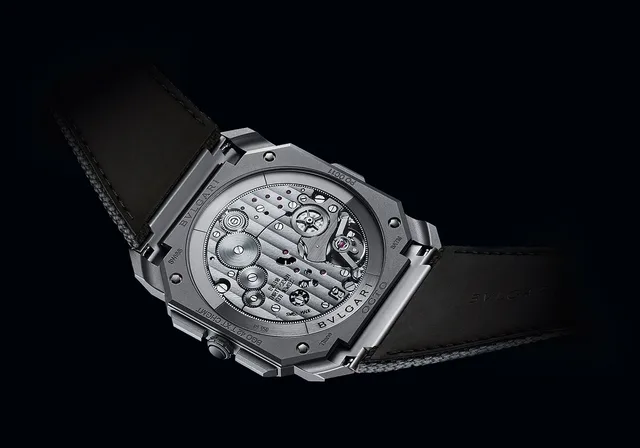 Bulgari_Octo_Finissimo_Chronograph_back_1000