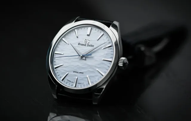 Grand_Seiko_Omiwatari_dial-front_1000