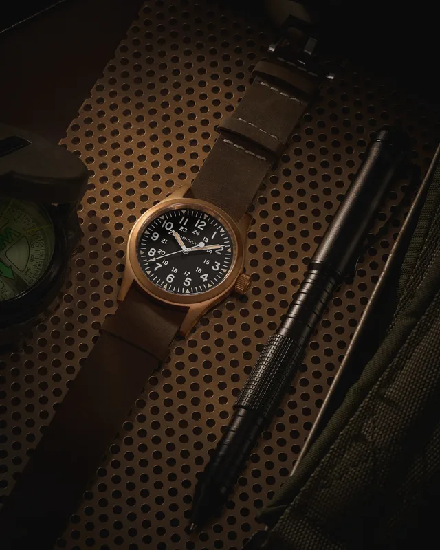 Khaki_Field_Mechanical_Bronze_H69459530_Lifestyle_1_Digital_Resolution___JPEG___72_DPI_10999