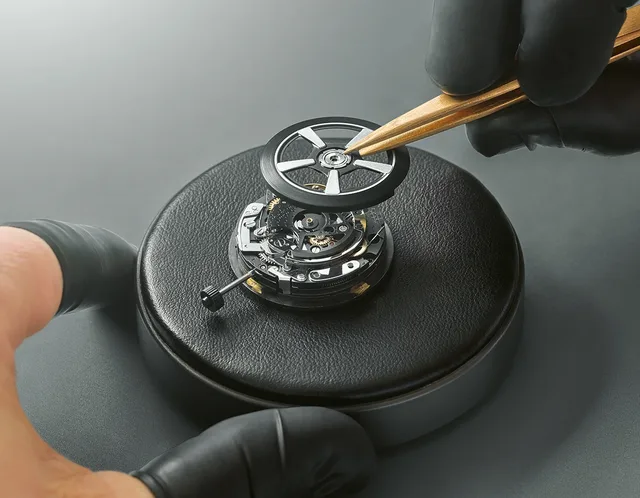 Porsche_Design_Watchmaking-Rotor_1000