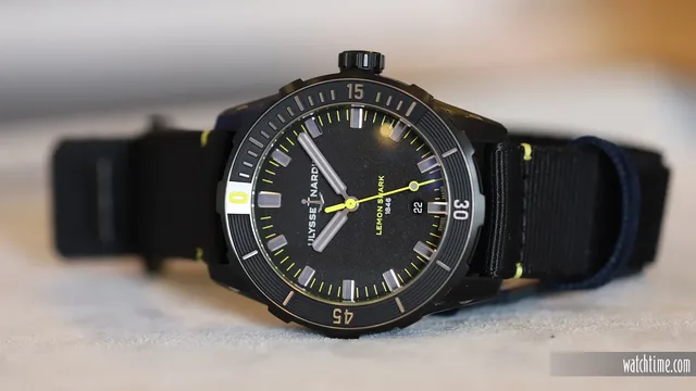 Ulysse_Nardin_Diver_42_Lemon_Shark_Frontal_Geneva_2021