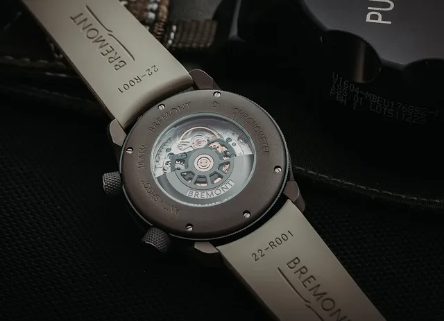 Bremont_MB_Savanna_back_1000