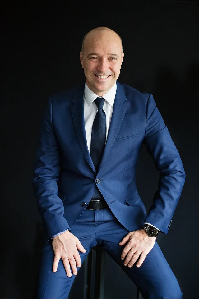 Sylvain-Dolla_CEO-Tissot_seated_1000