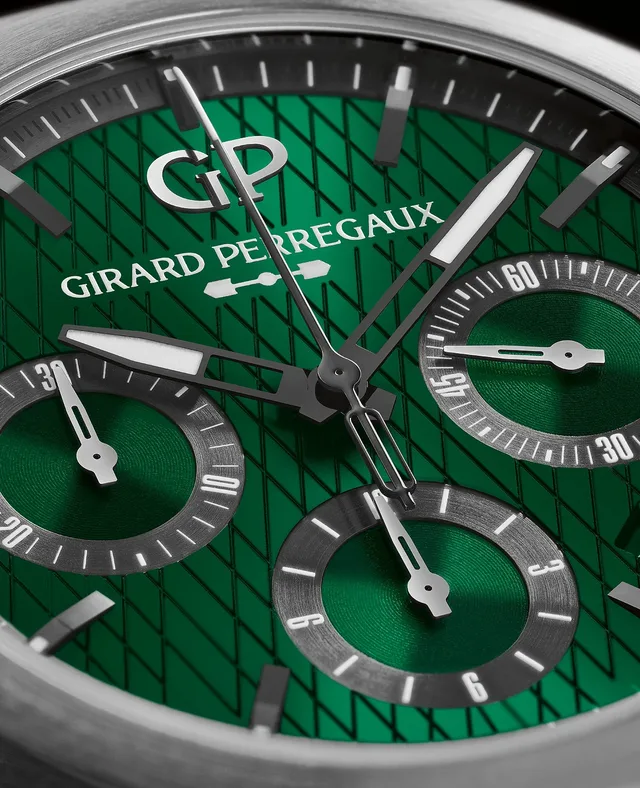 Girard-Perregaux_Laureato_Chronograph_AstonMartin_dualCU_1000