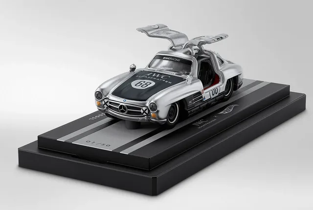 IWC_HotWheels_Car_Opendoors_1000