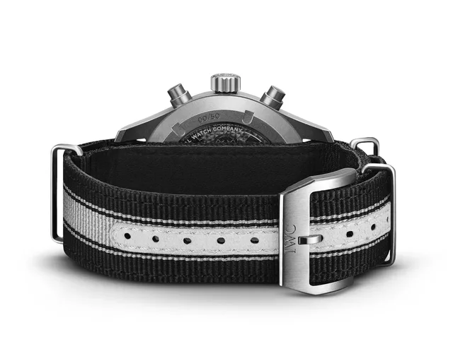 IWC_Pilots_Chronograph_HotWheels_buckle_1000