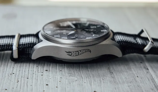IWC_Pilots_Chronograph_HotWheels_side_1000