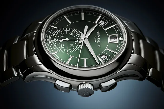 Patek_Philippe_Ref_5905_1A_side_1000