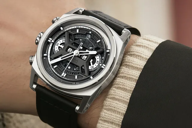 1200x800-NB24-Ed1-Titanium-Black-White-Hands-Lifestyle-746