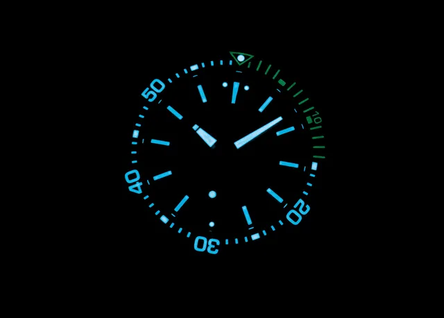 Oris_AquisPro_Date-calibre400_lume_1000