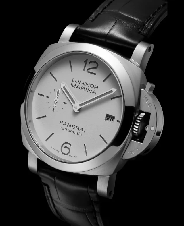 Panerai_Luminor_Marina_Quaranta_white_angle_1000