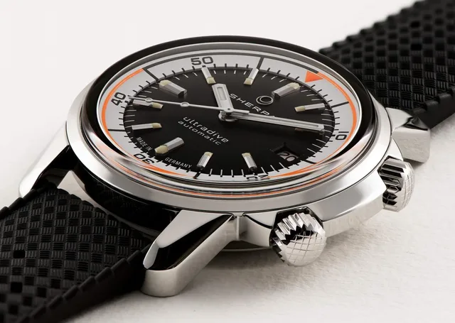 square-SherpaWatches_UltraDive_01_A5-2048x1444-1