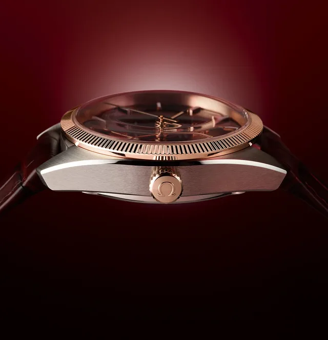 Omega_Globemaster_Annual_Calendar_burgundy_side_1000