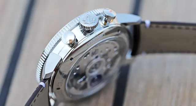Ulysse_Nardin_Marine_Torpilleur_Chronograph_crown_1000