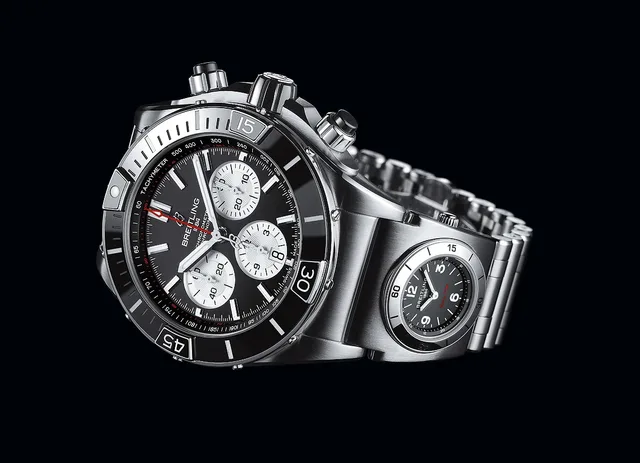 Breitling-Super-Chronomat-B01-44-with-UTC-module_reclining_1000
