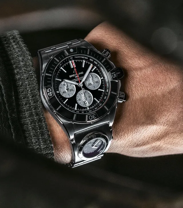 Breitling-Super-Chronomat-B01-44-wrist_1000