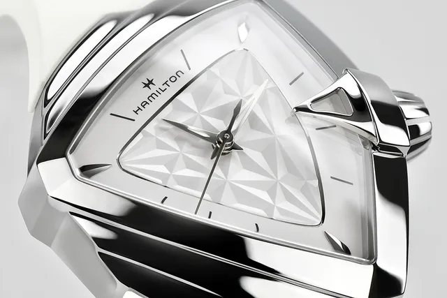 Hamilton_Ventura_S_Quartz_white_dialCU_1000