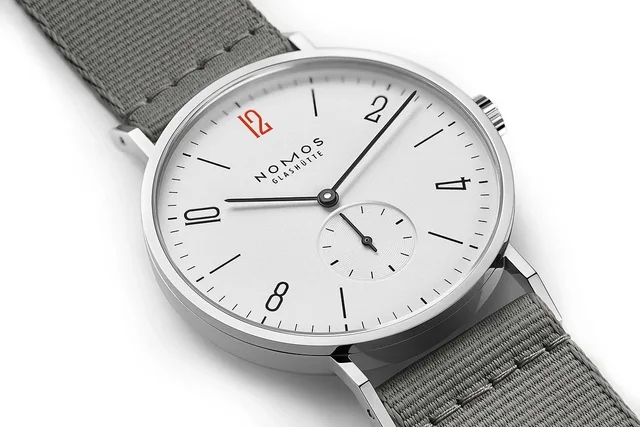 NOMOS-Tangente-38-50-ans-MSF_flat_1000